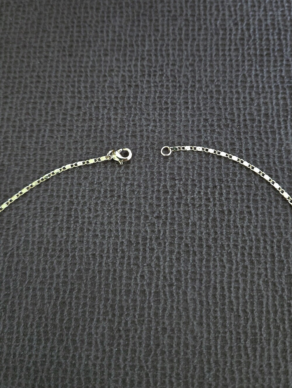 Gemelli👭 Puffy Letter "K" Initial Pendant Necklace - Picture 9 of 16